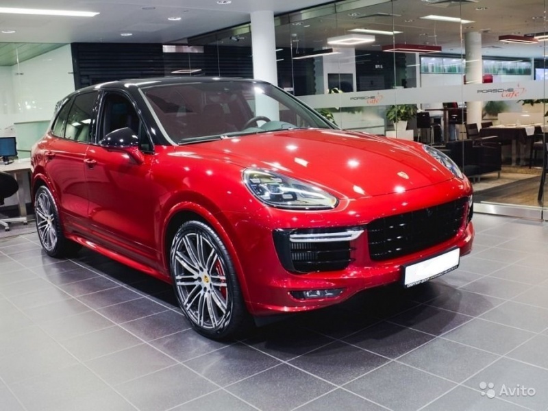 Изображение:Avito-2016 Porsche Cayenne.jpg